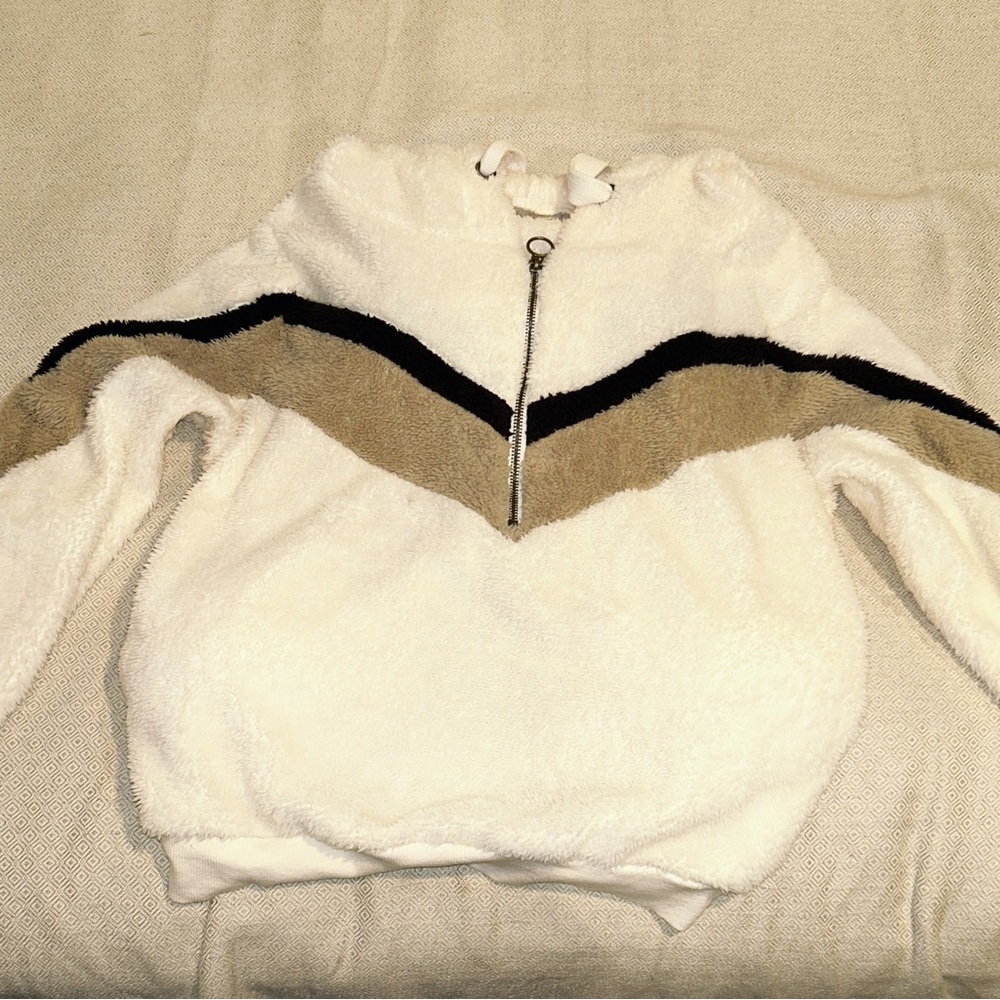cute half zip hoodie!